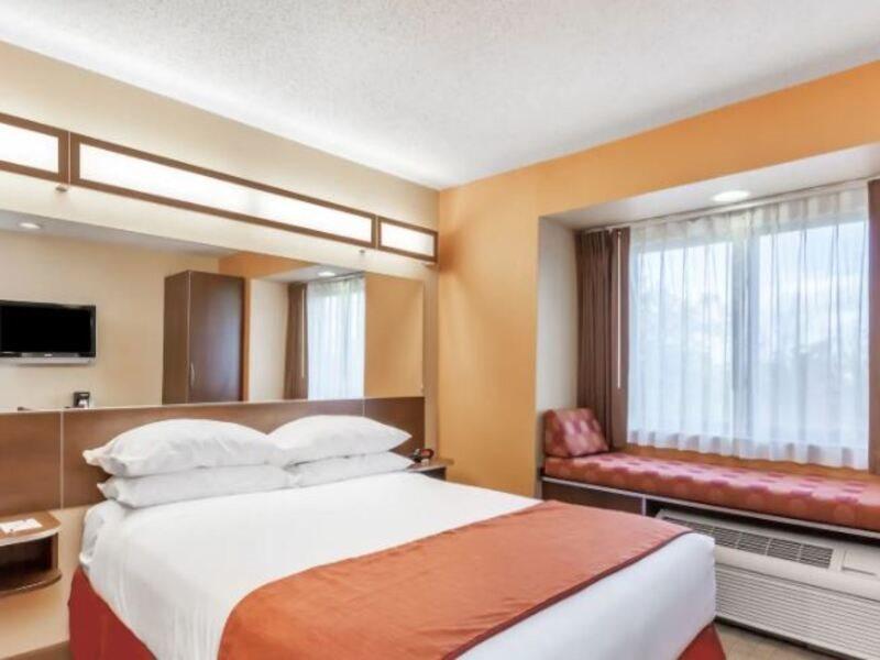 Microtel Inn & Suites By Wyndham Verona Exterior foto