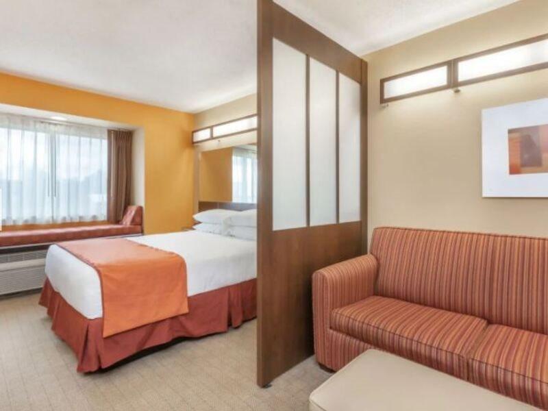 Microtel Inn & Suites By Wyndham Verona Exterior foto